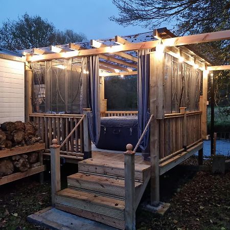 Riverside Cabin In Shropshire Villa Oswestry Exterior photo