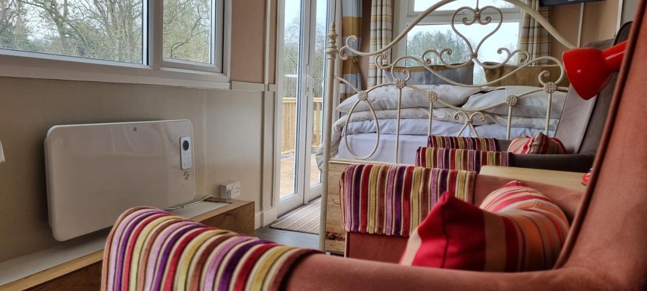 Riverside Cabin In Shropshire Oswestry Exterior photo