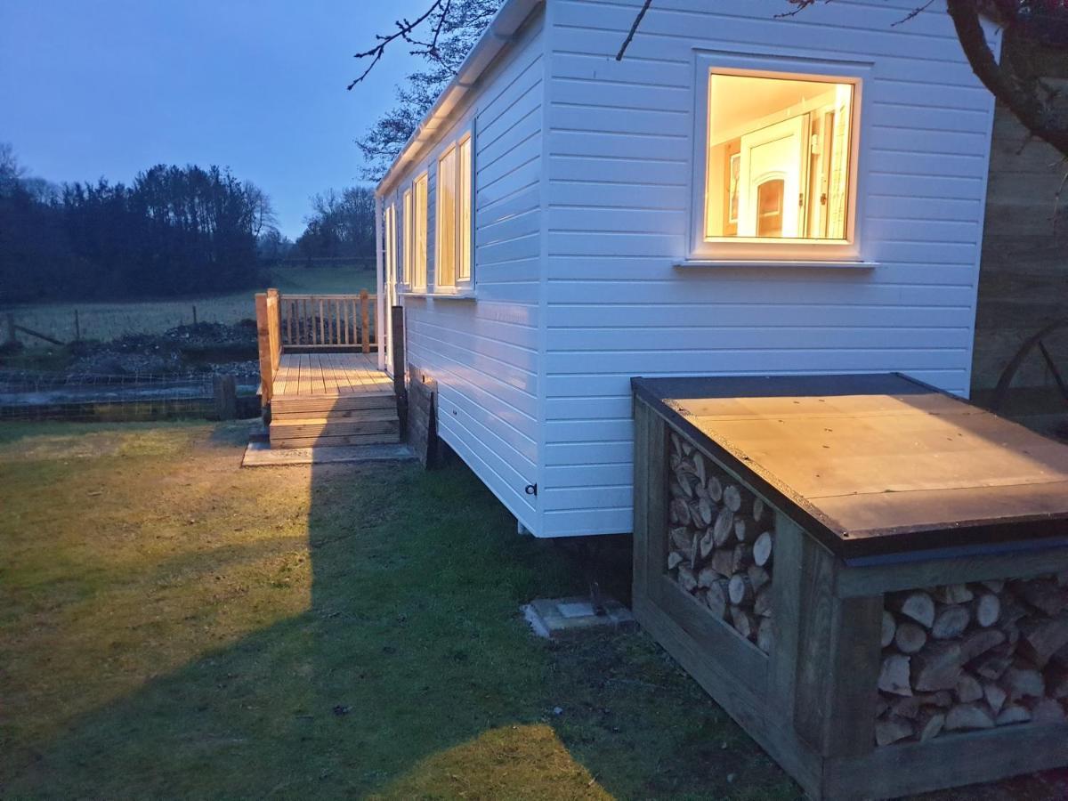 Riverside Cabin In Shropshire Villa Oswestry Exterior photo