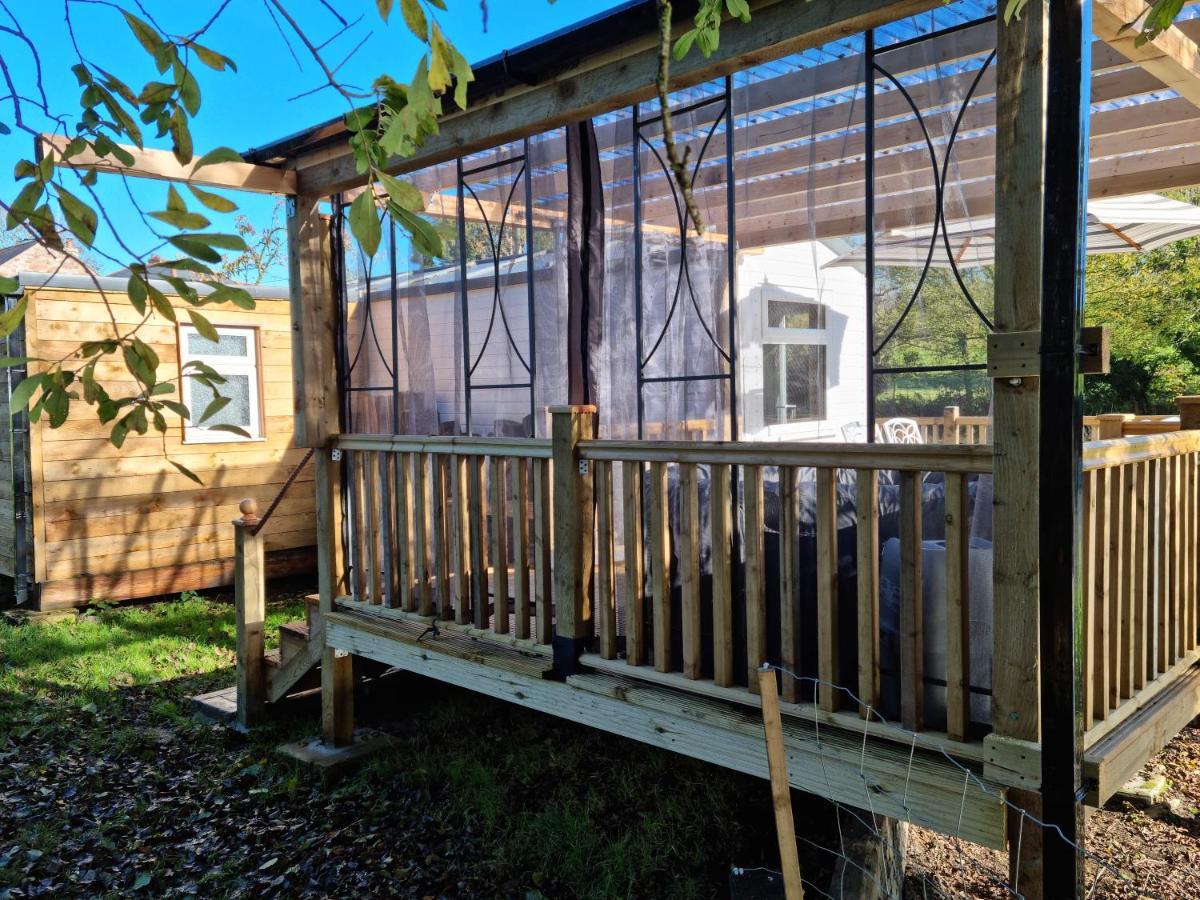 Riverside Cabin In Shropshire Villa Oswestry Exterior photo