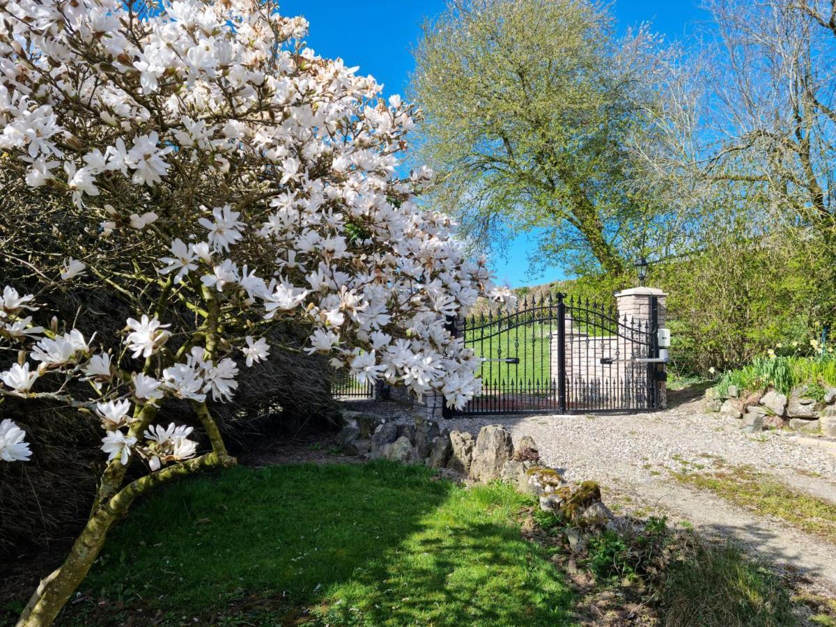 Riverside Cabin In Shropshire Villa Oswestry Exterior photo