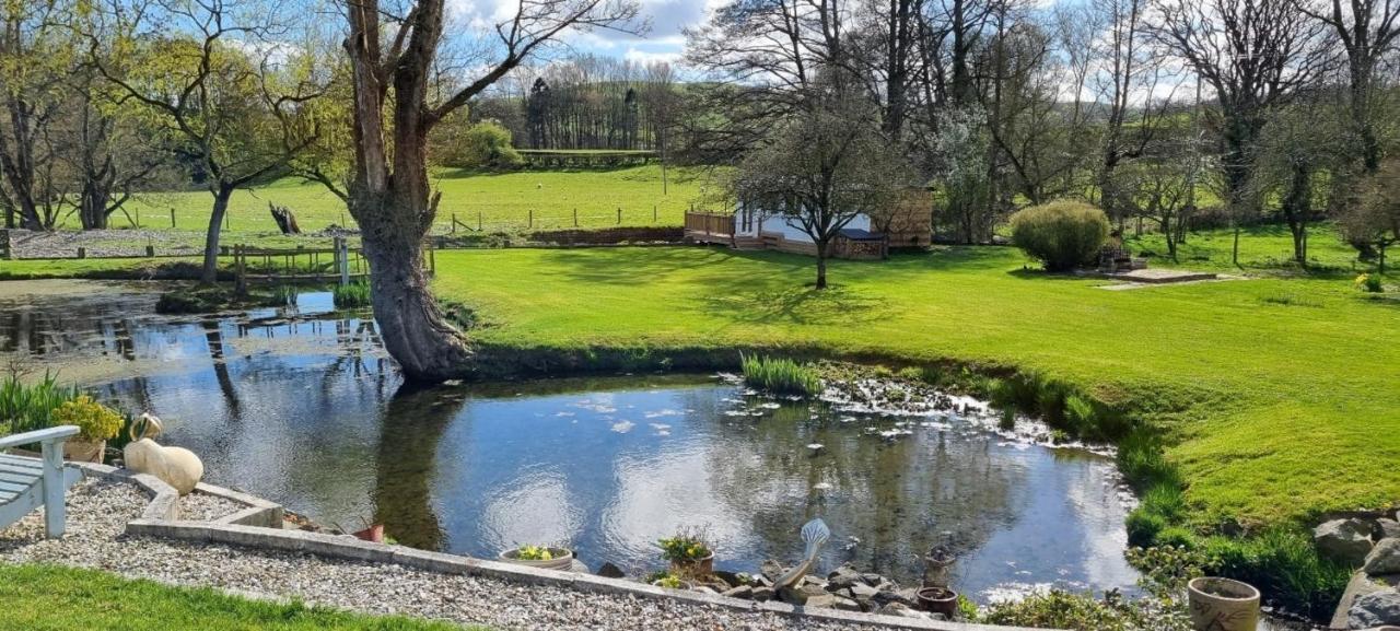 Riverside Cabin In Shropshire Villa Oswestry Exterior photo