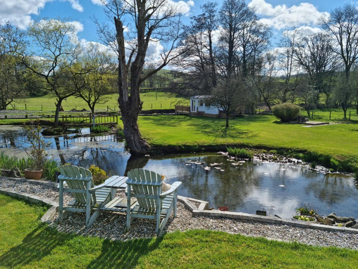 Riverside Cabin In Shropshire Villa Oswestry Exterior photo